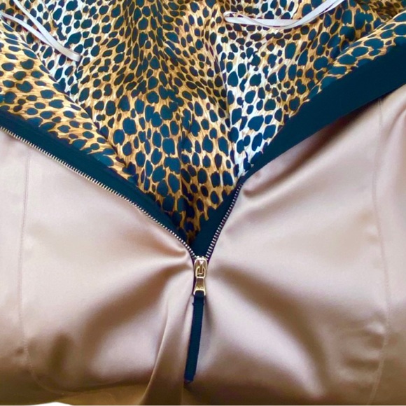 Dolce & Gabbana stretch satin dress size 6 short sleeve Marilyn Monroe style - Picture 8 of 10